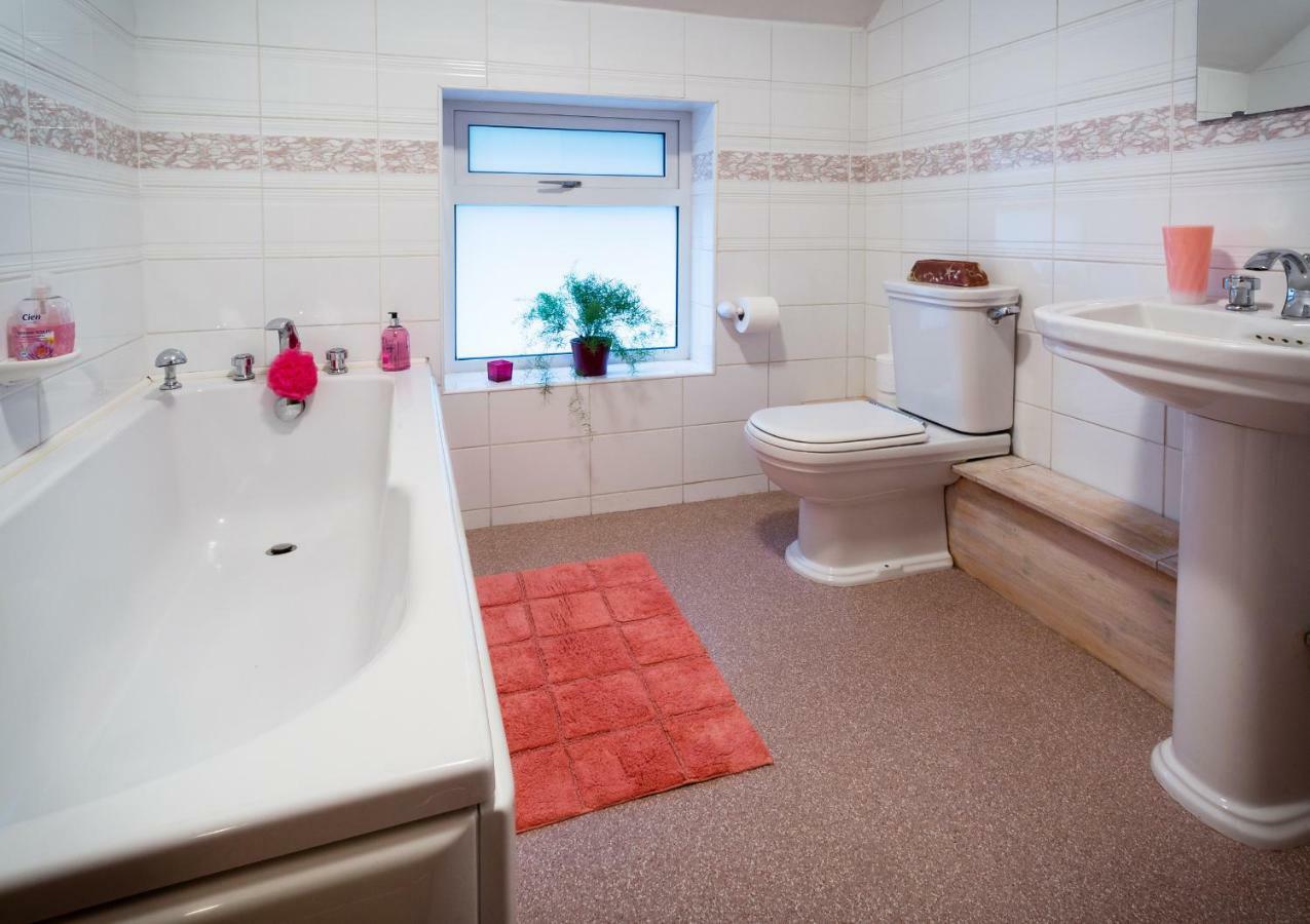 1 Tan Yr Eglwys Barn Cottage Pontardawe Dış mekan fotoğraf