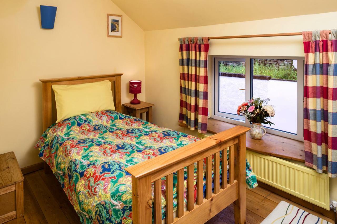 1 Tan Yr Eglwys Barn Cottage Pontardawe Dış mekan fotoğraf